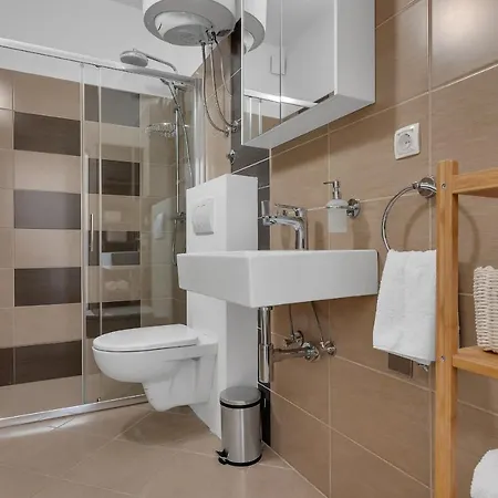 Barbaric زاووستروج