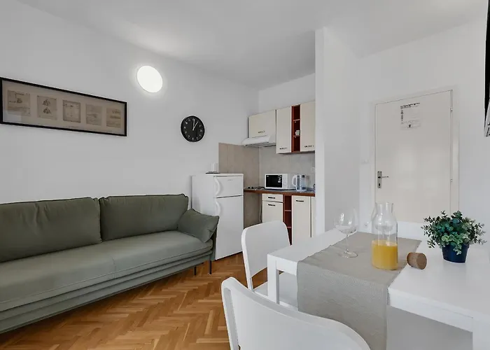 Barbaric Apartament